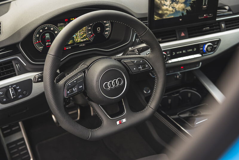 Audi A4 Limousine